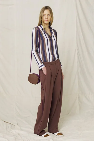 Look 11
